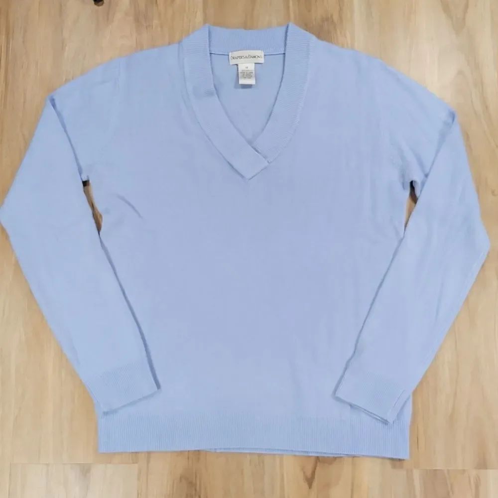 🔺️Draper's & Damon's Periwinkle Vneck Long Sleeve Soft Sweater Medium